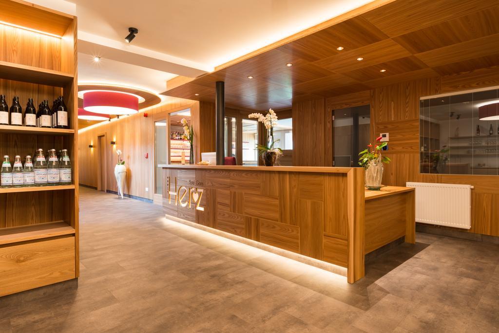 Hotel Garni Herz Tirolo Exterior photo